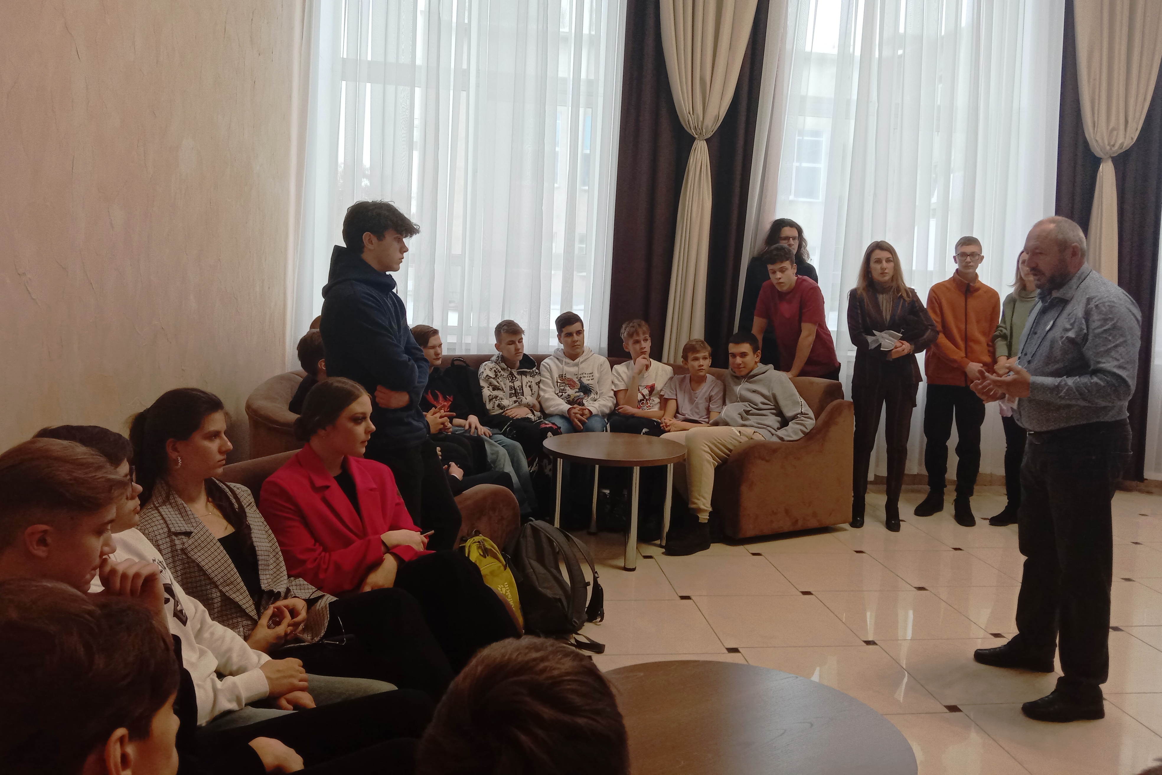 Учащиеся гимназии посетили концерт, посвящённый Дню Защитника Отечества.